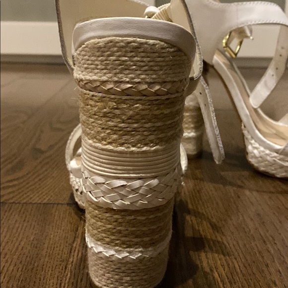 Super cute size 7 Aldo shoes. - Picture 3 of 3